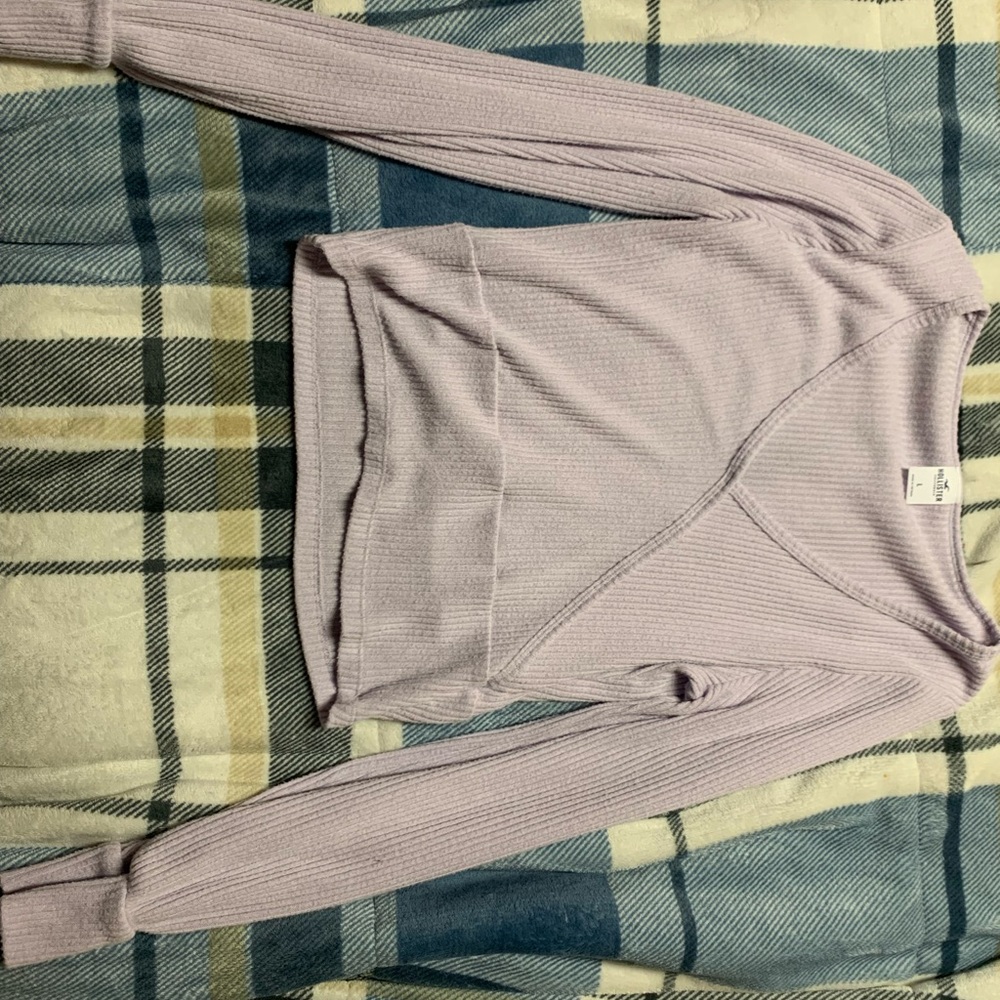 Soft, ribbed, purple cropped sweater